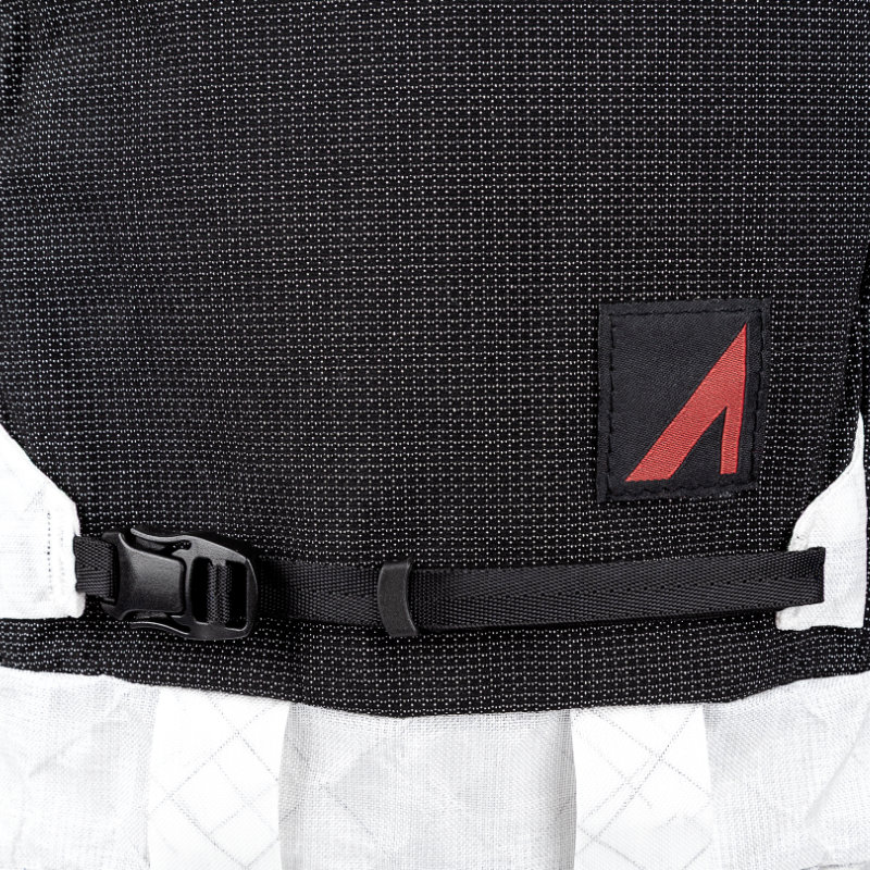 Detail image of the Purist Hydration Pack